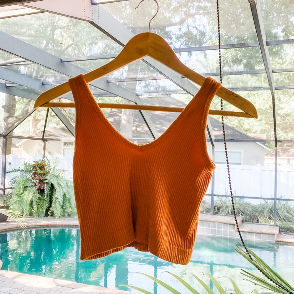 UO ribbed crop size M